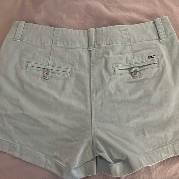 Vineyard Vines Herringbone Everyday shorts 3-1:2” - Picture 2 of 3